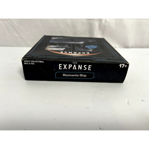 The Expanse Rocinante Ship Diorama Replica Model 2017 Loot Crate Exclusive NIB - Picture 3 of 10